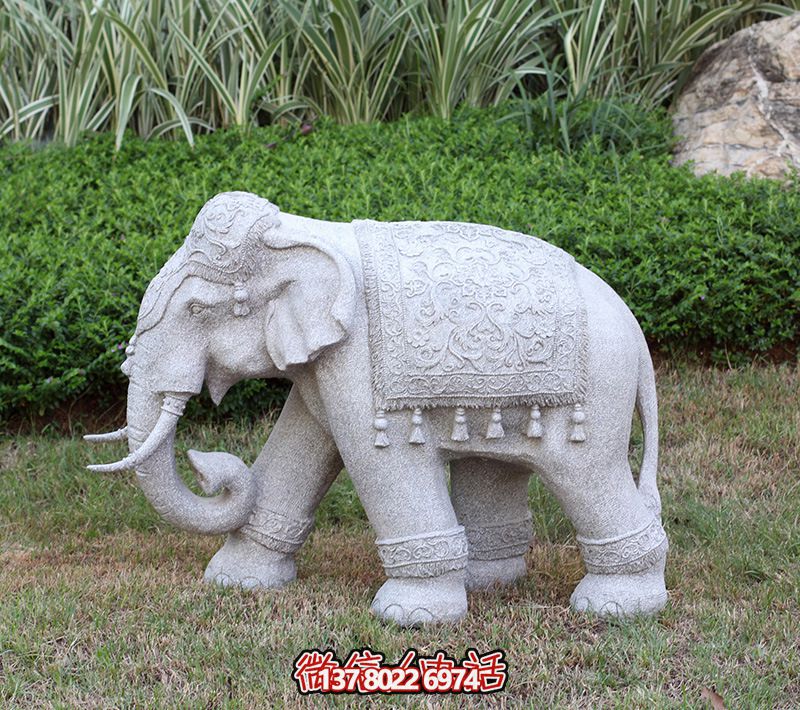 漫步公園，體驗(yàn)石雕大象雕塑之旅