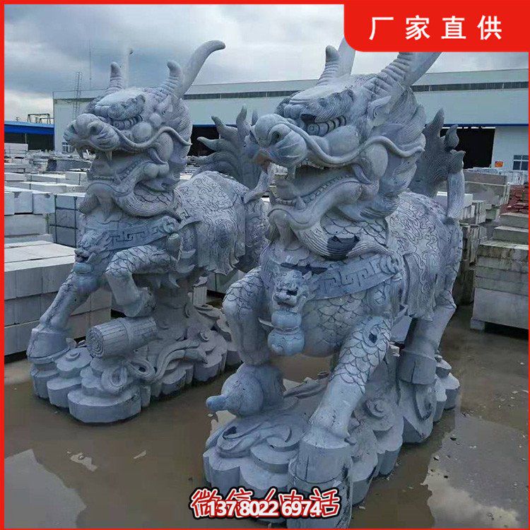 青石雕刻麒麟大型雕塑，為景區(qū)墓園增添靚麗風(fēng)采