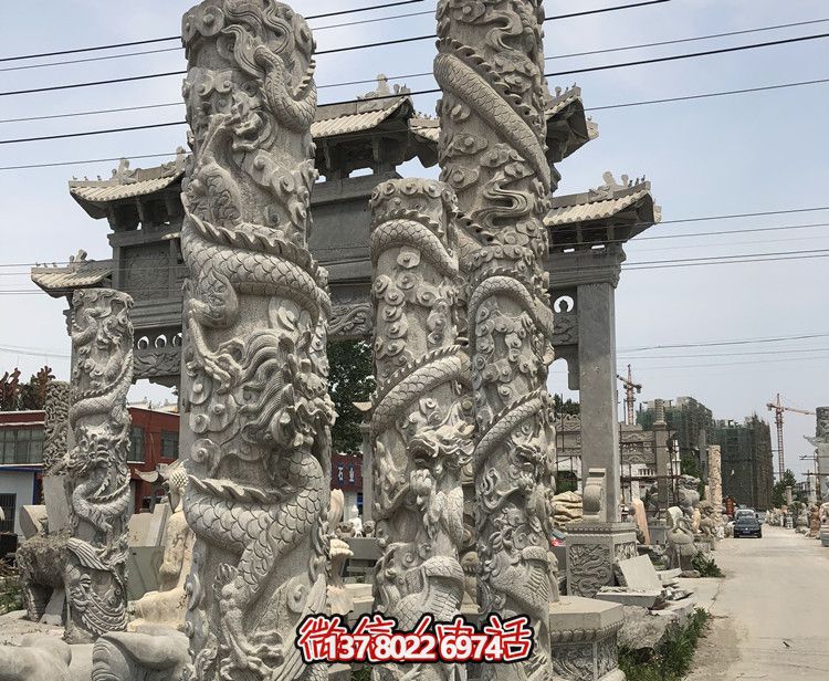 精美石雕龍柱擺件，為寺院景觀增添華麗風(fēng)采