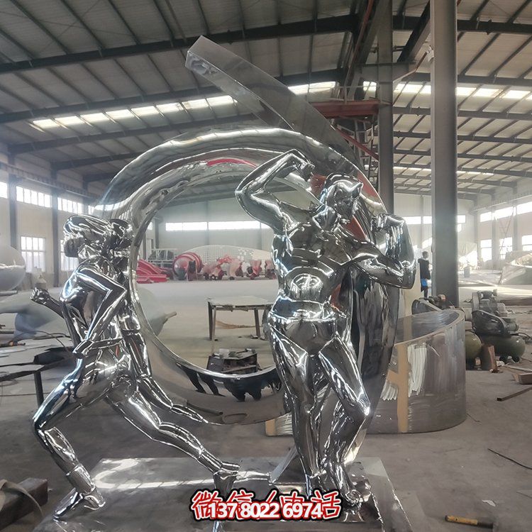 不銹鋼鏡面抽象雕塑，激發(fā)運動與園林景觀的靈感