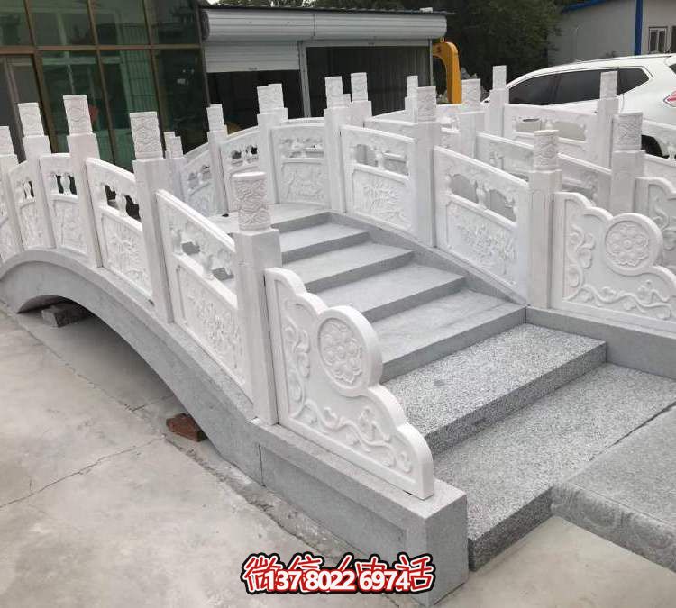 美麗的漢白玉石拱橋，伴您一路暢游！