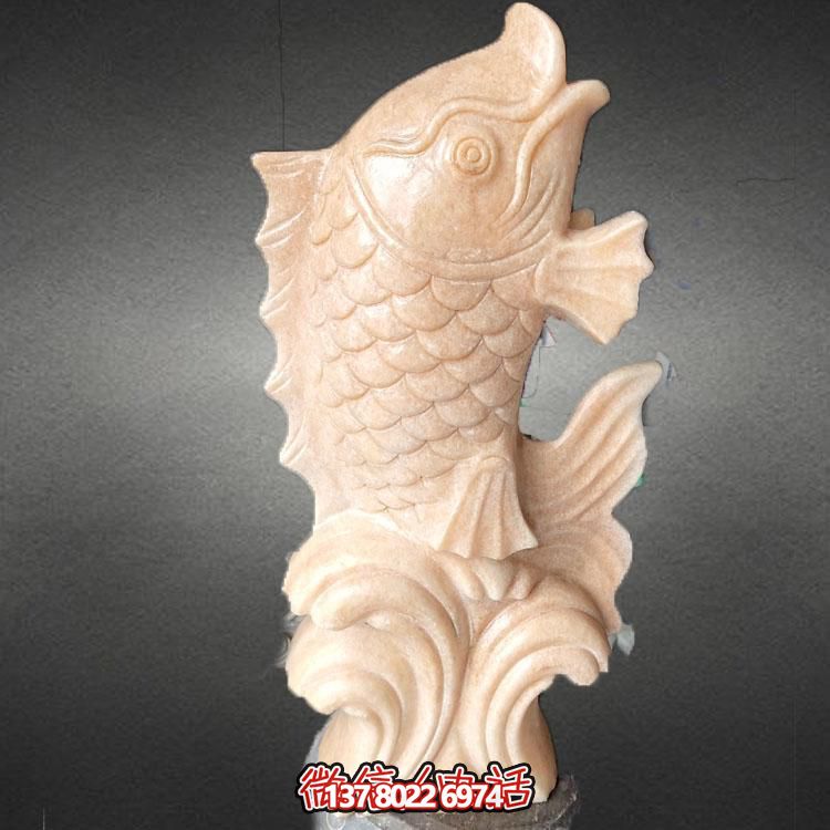 集大理石石雕、水景擺件、鯉魚雕塑于一體的精美藝術(shù)品