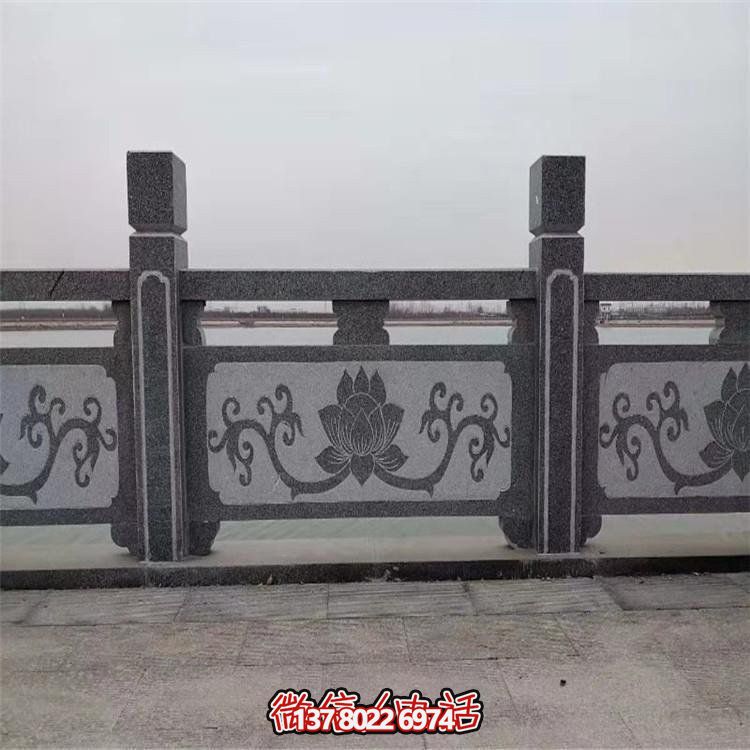 花崗巖護(hù)欄——完美結(jié)合精美雕刻與經(jīng)典欄桿扶手，為寺廟景點(diǎn)帶來(lái)外觀華麗的裝飾