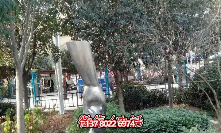 不銹鋼兒童雕塑——讓孩子們在學校里拉大手，拋光小手