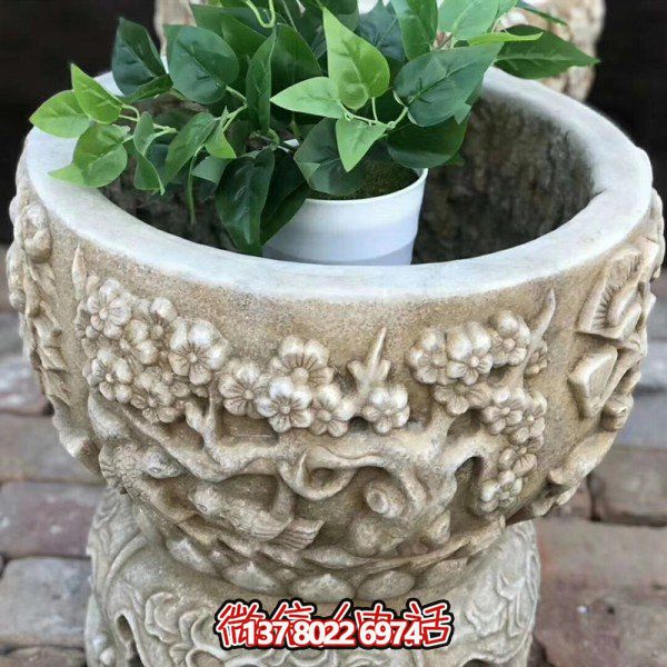 精美藝術(shù)石雕花盆，讓繁復(fù)多彩的花紋與浮雕結(jié)合，打造出精美的大理石雕塑