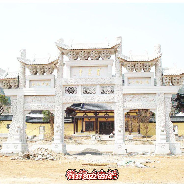 精細工藝刻石牌坊，裝點小區(qū)村口