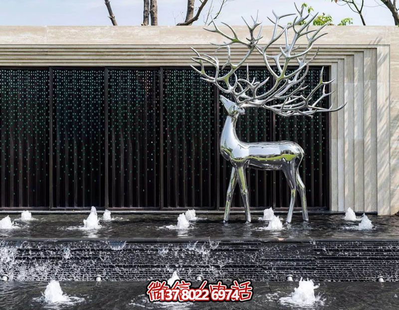 不銹鋼雕刻梅花鹿噴泉，打造公園景區(qū)創(chuàng)意噴泉