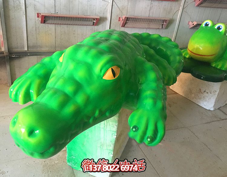 玻璃鋼鱷魚雕塑，為游樂場裝飾添彩