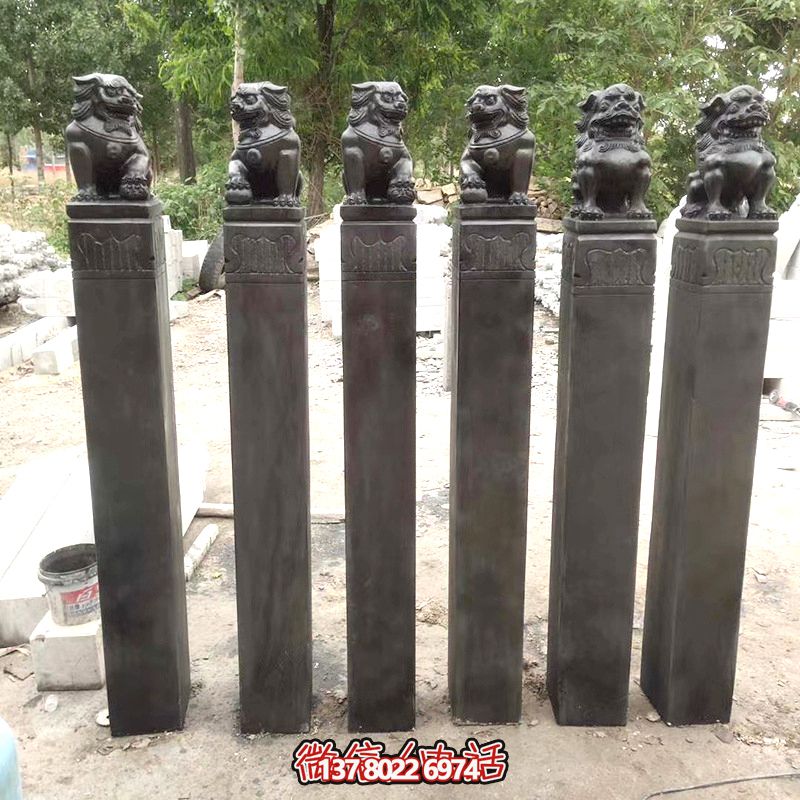 古雅青石仿古石獅子拴馬柱，點綴庭院門前
