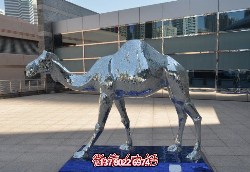 不銹鋼駱駝雕塑，為廣場(chǎng)添彩