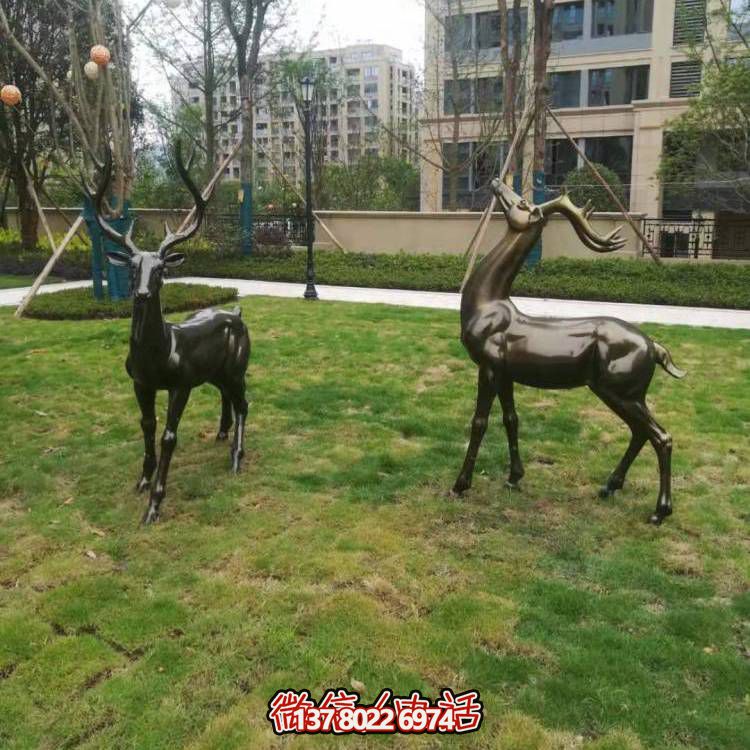 玻璃鋼梅花鹿雕塑，點綴園林景觀