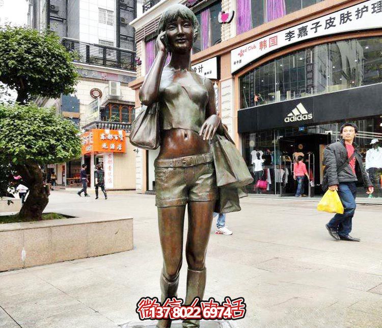 精美銅雕女孩雕塑——帶你暢游街頭，體驗夢幻快樂時光