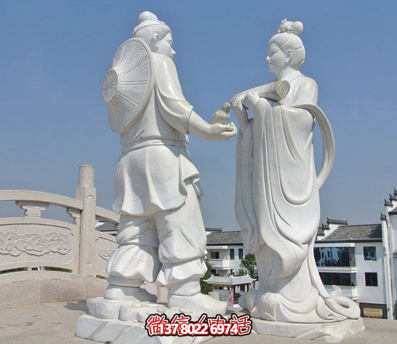 古代牛郎織女石雕，擺放于花園廣場，帶來漢白玉般的浪漫氣息