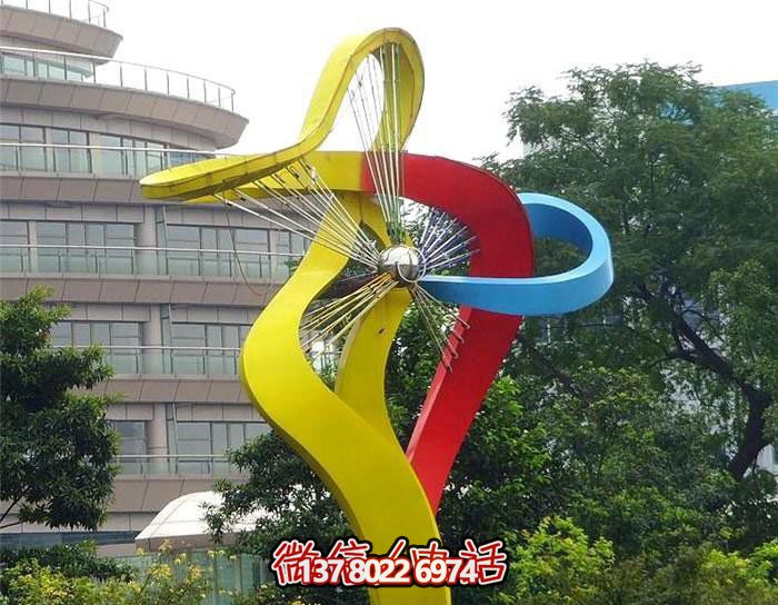 美輪美奐的不銹鋼彩虹舞景觀雕塑，點(diǎn)綴小區(qū)環(huán)境