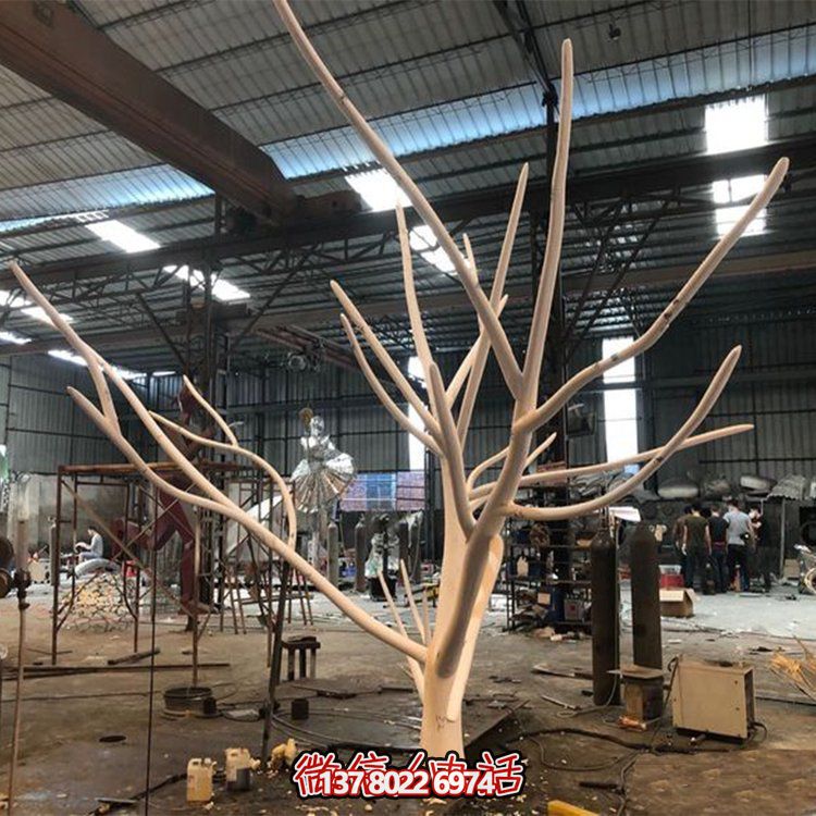 大型玻璃鋼雕塑，給酒店裝飾帶來創(chuàng)意景觀