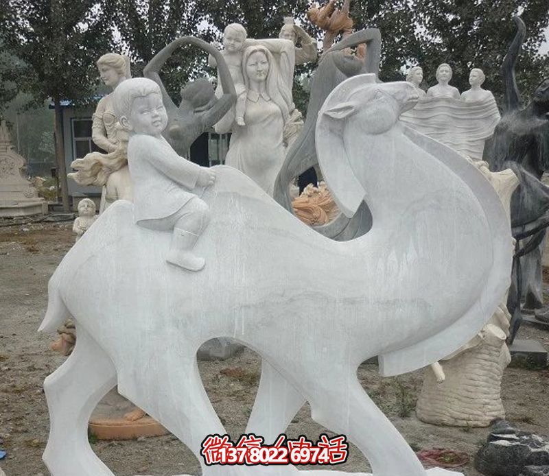 漢白玉駱駝雕塑，點(diǎn)綴公園里的抽象風(fēng)情