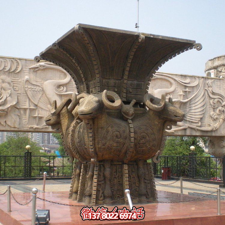 方尊銅香爐雕塑，讓景區(qū)廣場更加精彩