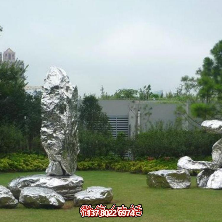 不銹鋼雕塑景觀頭，讓您的戶(hù)外草坪更加美觀