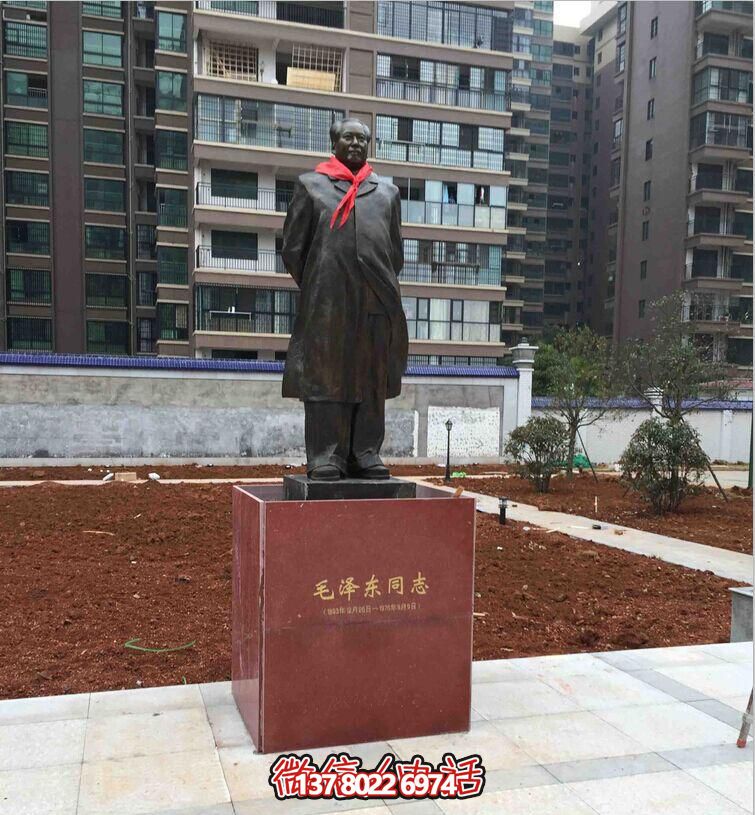 偉大領(lǐng)袖毛澤東仿銅雕塑，裝點小區(qū)玻璃鋼玻璃