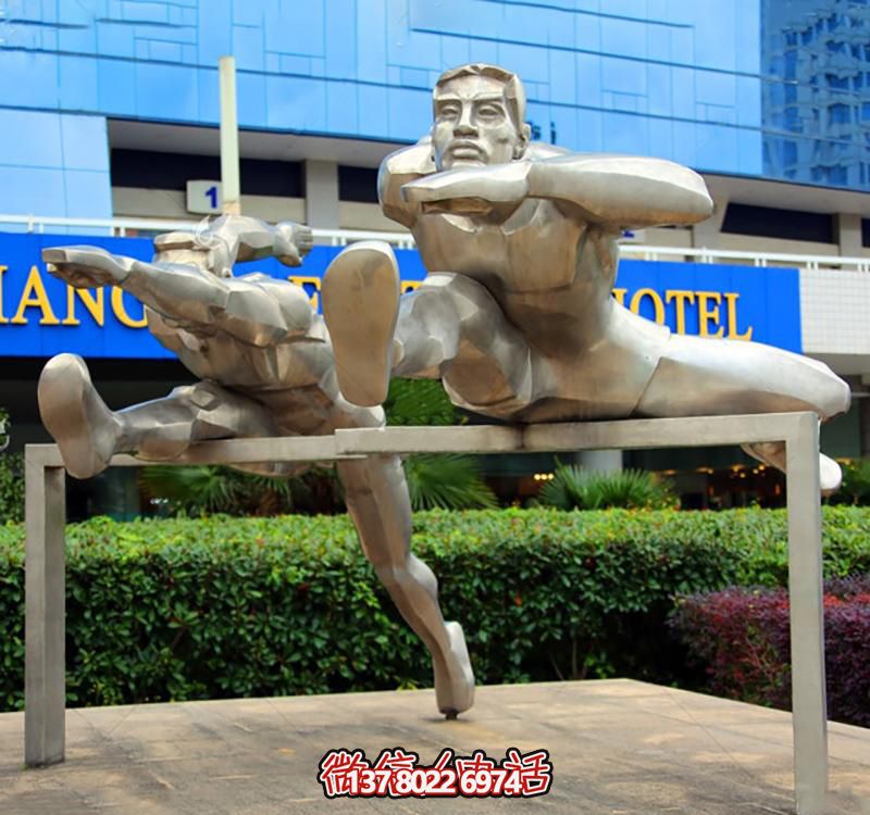 高科技不銹鋼跨欄雕塑裝置，傳承體育運(yùn)動(dòng)主題人物