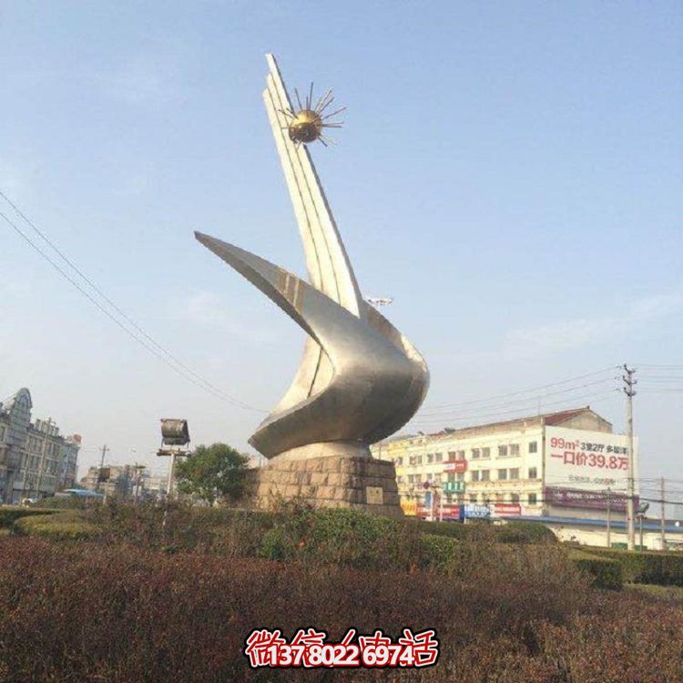 大型不銹鋼鏡面擺件，點(diǎn)綴美麗園林景觀