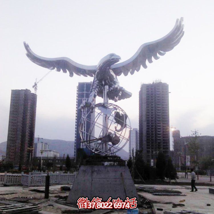 不銹鋼老鷹雕塑，點綴戶外園林景觀