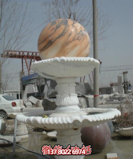 公園完美融合大理石、風(fēng)水球、噴泉和雕塑的美景
