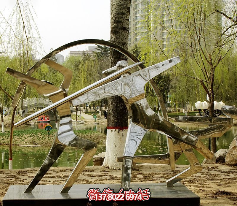 不銹鋼鏡面標(biāo)槍雕塑——精致、創(chuàng)意、華美