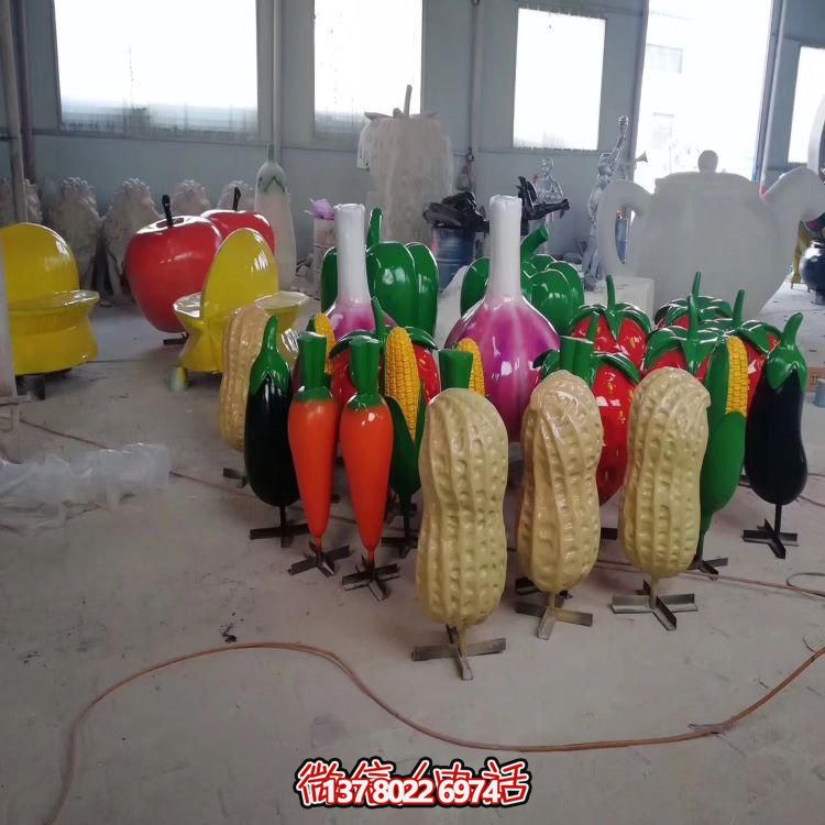 高品質(zhì)玻璃鋼雕塑，為您的園林景觀提供新鮮水果蔬菜
