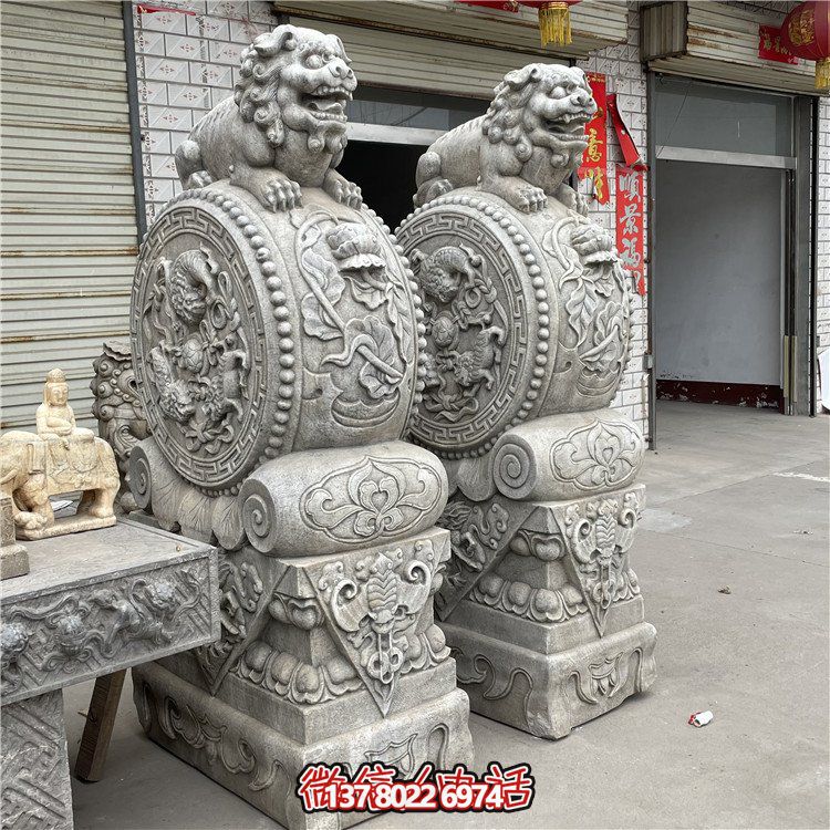 大個(gè)的石雕門墩抱鼓石，漢白玉仿古門墩