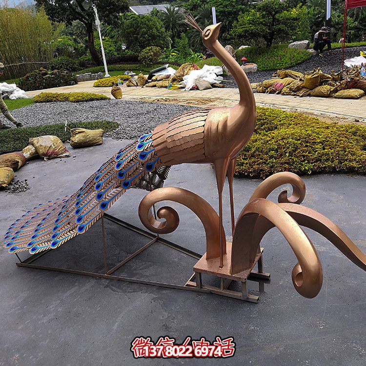 不銹鋼孔雀，烤漆藝術(shù)動物造型雕塑